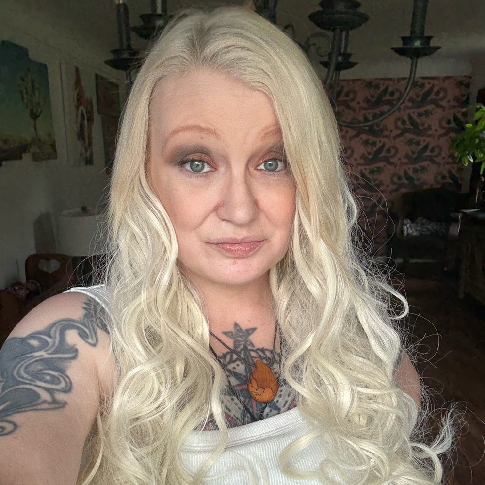 Meet your Posher Hollywood